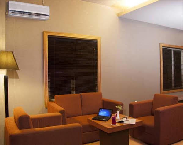 Orchardz Hotel Ayani פונטיאנק מראה חיצוני תמונה
