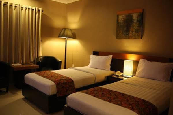 Orchardz Hotel Ayani פונטיאנק מראה חיצוני תמונה
